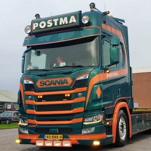 Postma; SCANIA R HIGHLINE | CR20H 6X2 TAG AXLE RIGED FLAT BED TRUCK
