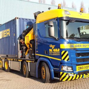 DE GIER; SCANIA R NORMAL 8X2 TAG AXLE RIGED FLATBED TRUCK + PALFINGER PK 92002 SH WITH JIB AND 20 FT CONTAINER