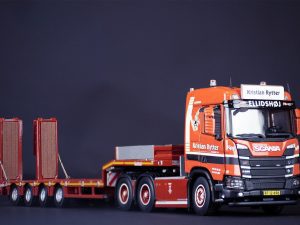 SCANIA XT MIDDLE ROOF 6X4 WITH NOOOTEBOOM MCOS 4-AXLE SEMI LOW LOADER WITH RAMPS