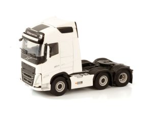 WHITE LINE; VOLVO FH5 GLOBETROTTER 6X2 TWIN STEER