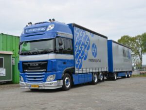 R. STERENBORG TRANSPORT; DAF XF SUPER SPACE CAB MY2017 6X2 TAG AXLE RIGED CUTAINSIDE COMBI – 6 AXLE