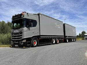 CLOUARD ET FILS; SCANIA S HIGHLINE CS20H ​​6X2 TAGAXEL RIGAD LASTBIL SIDAN – 3 AXLAR