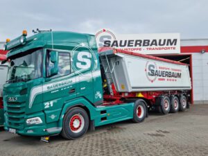 SAUERBAUM; DAF XF 4X2 TIPPTRAILER – 3 AXLAR