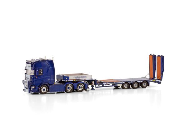 LASTING & TRANSPORT ALTA; SCANIA R HIGHLINE CR20H SEMI LOWOADER - 3 AXLE WITH RAMPS