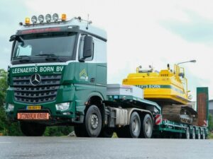 LEENAERTS BORN  MERCEDES-BENZ AROCS STREAMSPACE 6X4 WITH NOOTEBOOM MCOS SEMI LOW LOADER 4-AXLE WITH RAMPS