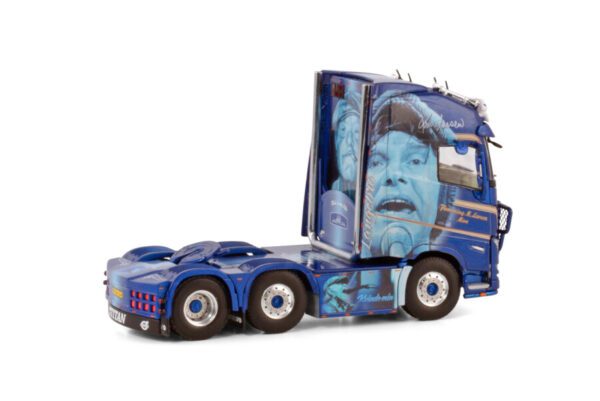 FLEMMING M. LARSEN; VOLVO FH5 GLOBETROTTER XL 6X2 TWIN STEER - Bild 3