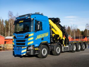 HAVATOR; SCANIA R NORMAL CR20N 10X4 RIGED FLATBED TRUCK WITH PALFINGER PK 135.002 TEC 7 + JIB