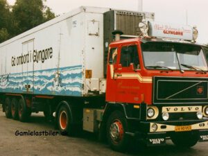 ALFRED PEDERSEN; VOLVO F89 4X2 CLASSIC REEFER TRAILER – 3 AXLE