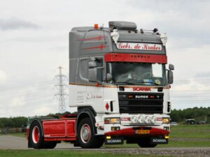 DE KRAKER; SCANIA R4 TOPLINE 4X2