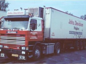 JOHS DAVIDSEN; SCANIA 2 SERIES 4X2 CLASSIC REEFER TRAILER – 3 AXLE