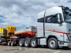 RICHARD WAGNER; VOLVO FH5 GLOBETROTTER XL 8X4 LOW LOADER WITH DOLLY 3 AXLE – 5 AXLE