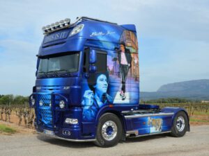 TRANSPORTS T.M.G; DAF XF 105 SUPER SPACE CAB 4X2