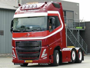 KEES VERHOEF TRANSPORT; VOLVO FH5 GLOBETROTTER XL 6X2 TWIN STYR