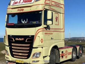 LARS E. NIELSEN; DAF XF SUPER SPACE CAB MY2017 6X2 TAG AXLE