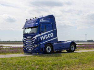 PREMIUM LINE; IVECO S-WAY AS HIGH 4X2