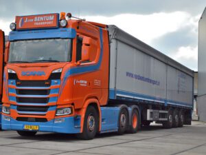 J. VAN BENTUM; SCANIA S NORMAL CS20N 6X2 TWIN STYR TIPP VOLYM TRAILER – 3 AXLAR