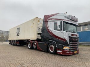 FRANS KAMP TRANSPORT; DAF XG+ 6X2 TWIN STEER FLEX CONTAINER TRAILER – 3 AXLE + 40FT CONTAINER