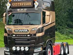 Gustavsson i Vislanda ; SCANIA R HIGHLINE | CR20H