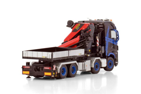 Premium Line; VOLVO FH5 GLOBETROTTER 8X4 WITH PALFINGER PK 1350 TEC + JIB DEMOUNTABLE BODY - Bild 3