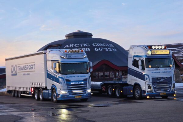 DKJ Transport; DAF XG+ 6X2 TAGAXEL SEMI MED RIDDIN - 3 AXLAR - Bild 5