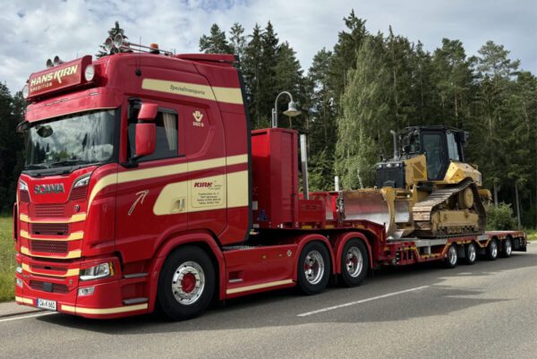 Hans Kirn GmbH & Co. KG; SCANIA S HIGHLINE CS20H 6X4 SEMI WHEEL WELL LOW LOADER - 4 AXLE