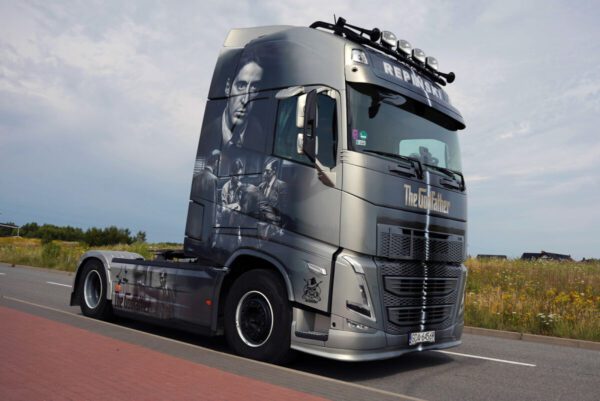 Repinski Godfather; VOLVO FH5 GLOBETROTTER XL 4X2 - Bild 2