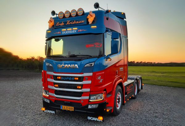Brdr. Kristensen Scania Rserie high roof