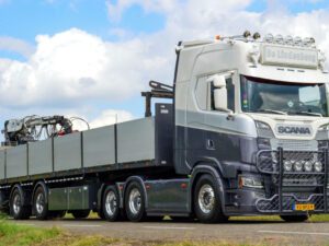 De Lindenborg; SCANIA S HIGHLINE CS20H 6X2 TAG AXLE BRICK TRAILER – 3 AXLE