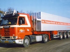 Int. Transportbedrijf Jac. van ’t Kruis & Zonen b.v.; SCANIA 3 SERIES STREAMLINE 4X2 TIPPER VOLUME TRAILER – 3 AXLE