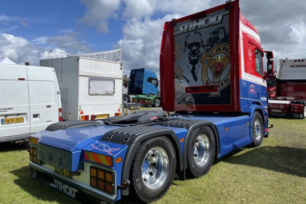Jens H. Petersen; SCANIA R HIGHLINE CR20H 6X2 TAG AXLE - Bild 2