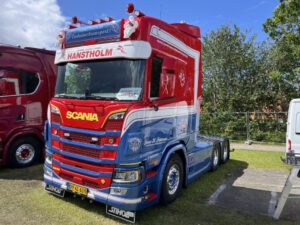 Jens H. Petersen; SCANIA R HIGHLINE CR20H 6X2 TAG AXLE