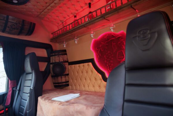 STC "La Part des Anges"; SCANIA R NORMAL CR20N 6X2 TWIN STEER - Bild 4