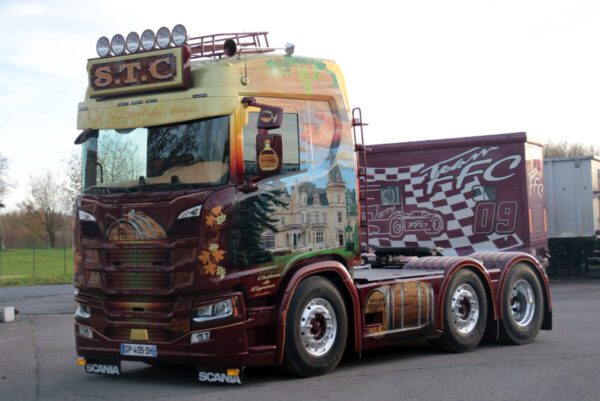 STC "La Part des Anges"; SCANIA R NORMAL CR20N 6X2 TWIN STEER