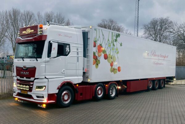 Van Rhoon Transport; MAN TGX GX 6X2 TWIN STEER REEFER TRAILER - 3 AXLE
