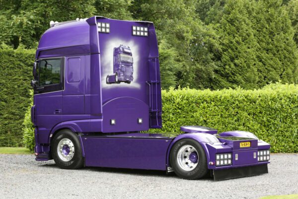 Verweij; DAF XF SUPER SPACE CAB 4X2 - Bild 2